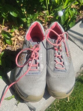 Ecco Biom Gray and Pink Athletic Shoes Golf Shoes 7.5